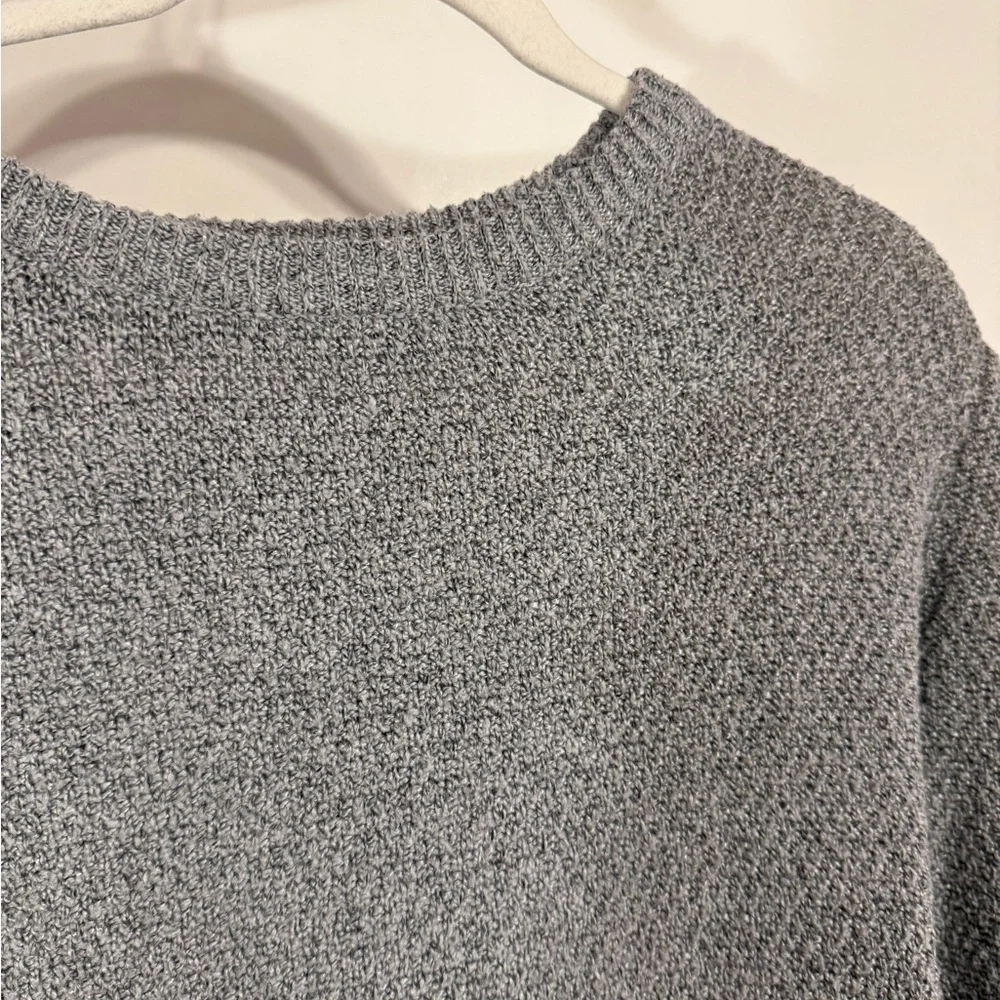 Gray Crew Neck Sweater | pink clover | medium